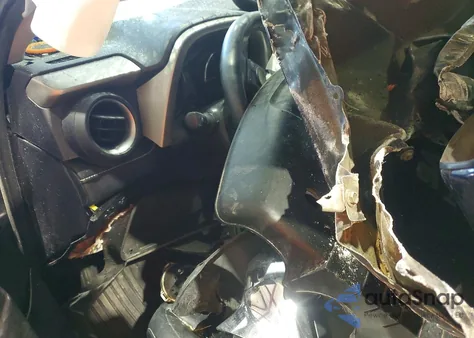 2017 Toyota Rav4 Limited z USA, uszkodzony, nr VIN 2T3DFREV7HW646748